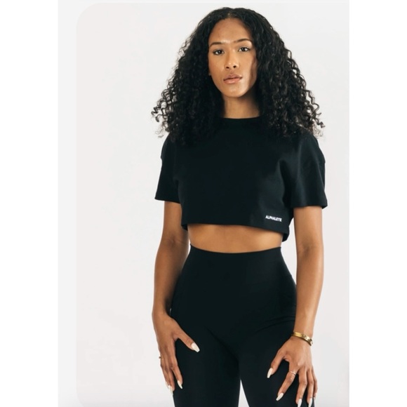 NEW Alphalete Heavy Cotton Dropped Shoulder Crop Top Tee in Black - Picture 1 of 7